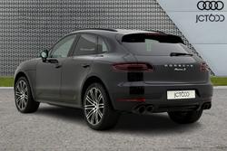 PORSCHE Macan Photo 3