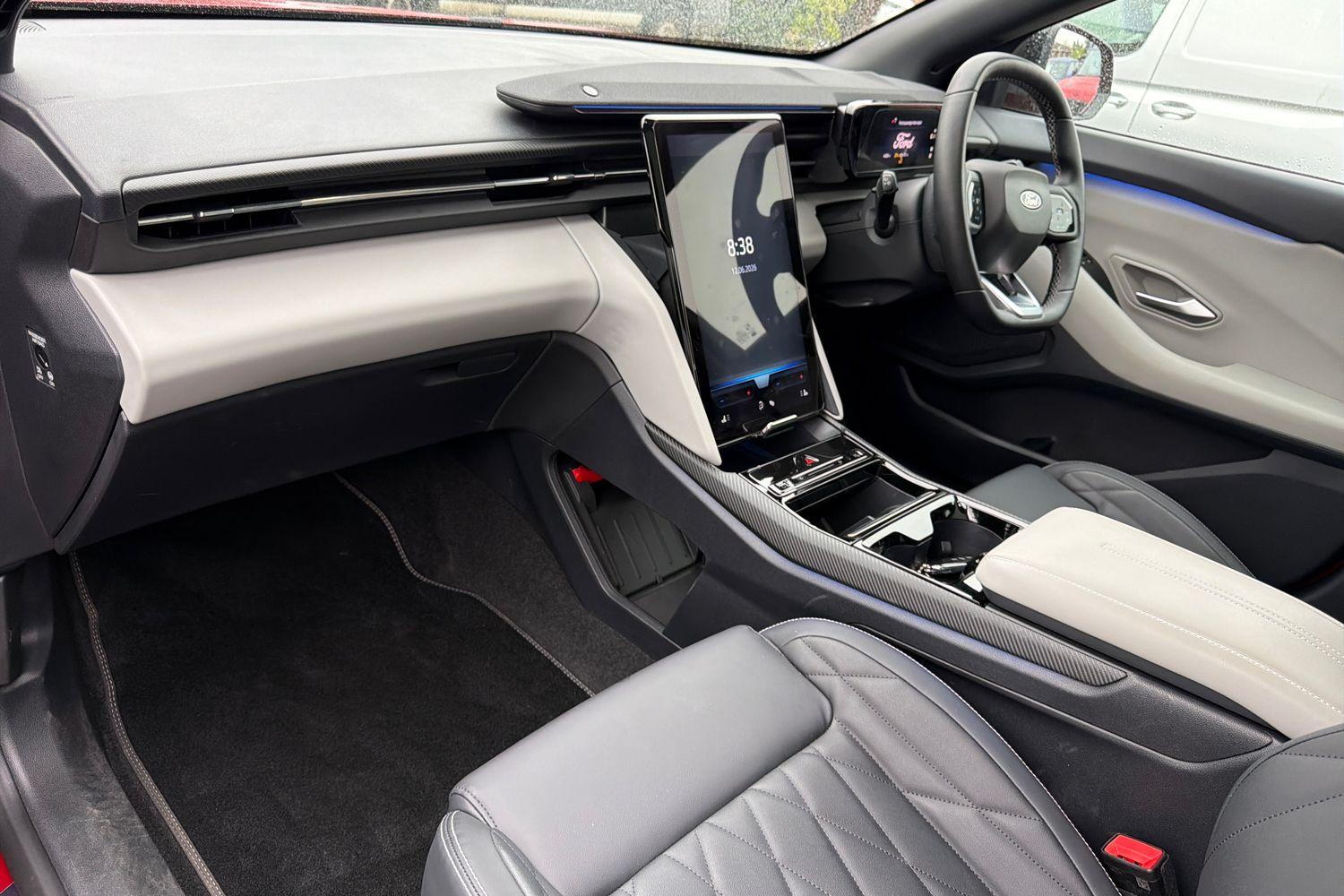 Ford EXPLORER Photo 17