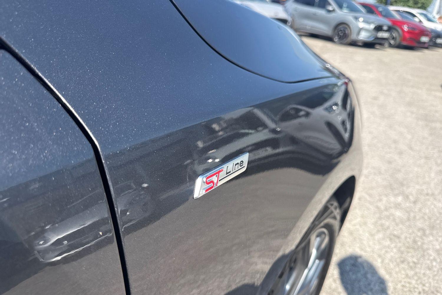Ford FOCUS Photo 36