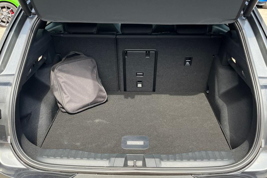 Ford EXPLORER Photo autoimg-be1f36e56e22e6bdbbf6aa5ccd61ed81dcfb7b90.jpg