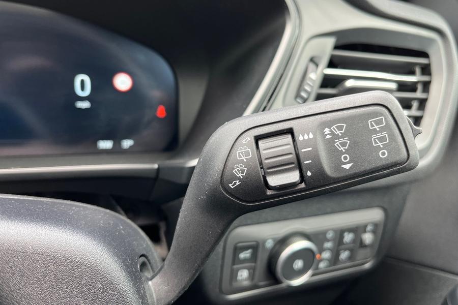 Ford Kuga Photo autoimg-be2179f88f940aa9e56be3870de0019f693c95ce.jpg