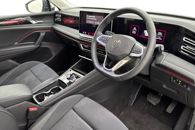 VOLKSWAGEN Tiguan Photo 6
