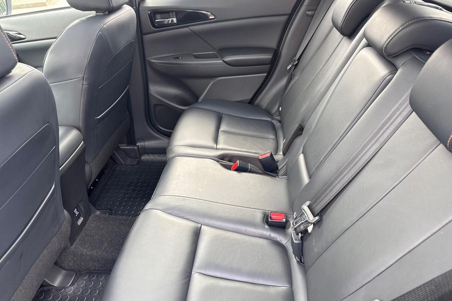 Mitsubishi ECLIPSE CROSS Photo autoimg-be21ef4ffc4af71bdb4e9932dd00da0d73bbf89a.jpg