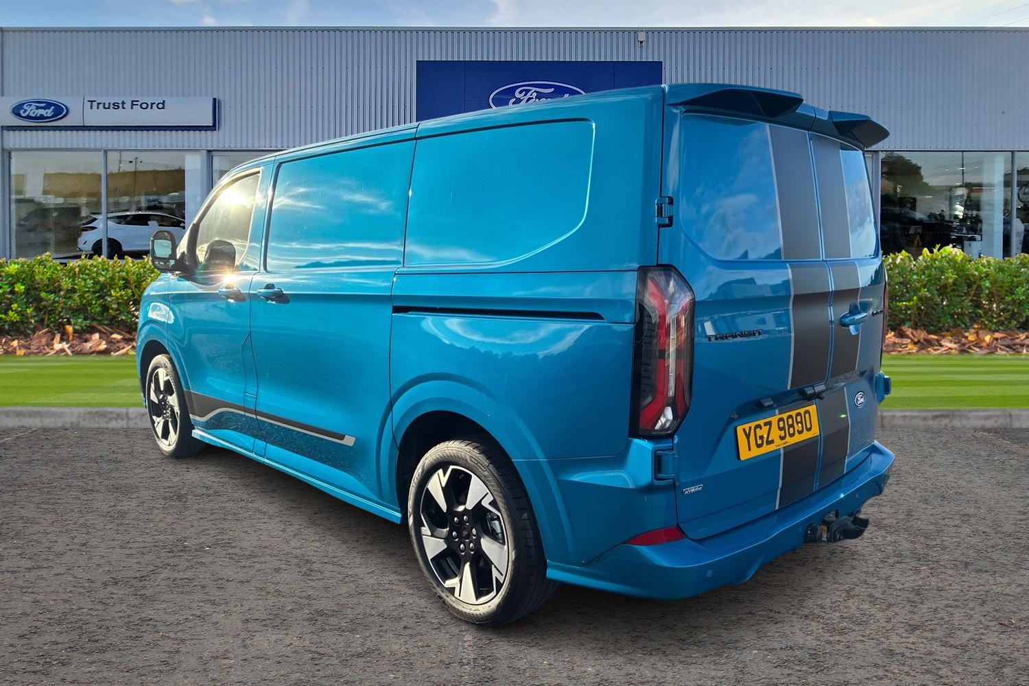 Ford Transit Custom Photo 1