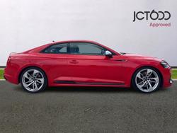 AUDI RS5 Photo 4