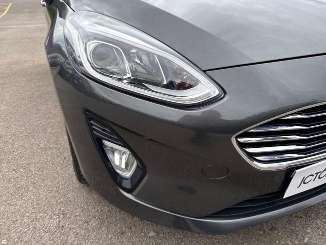 FORD Fiesta Photo 28