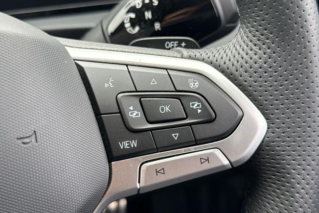 VOLKSWAGEN Tiguan Photo 17