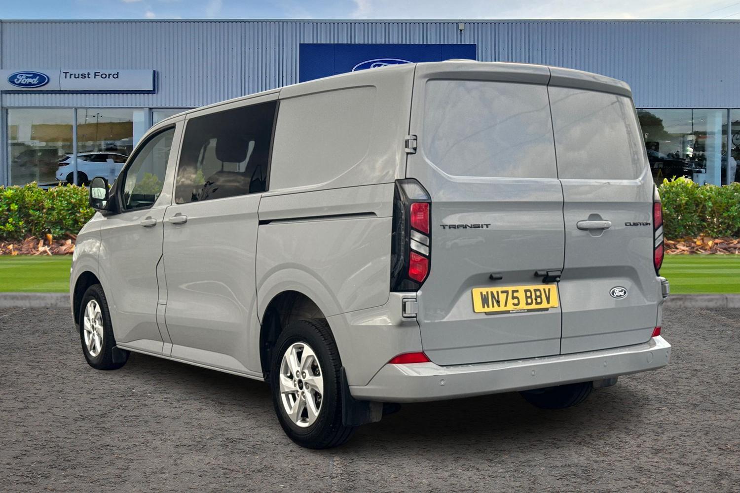 Ford TRANSIT CUSTOM Photo 1