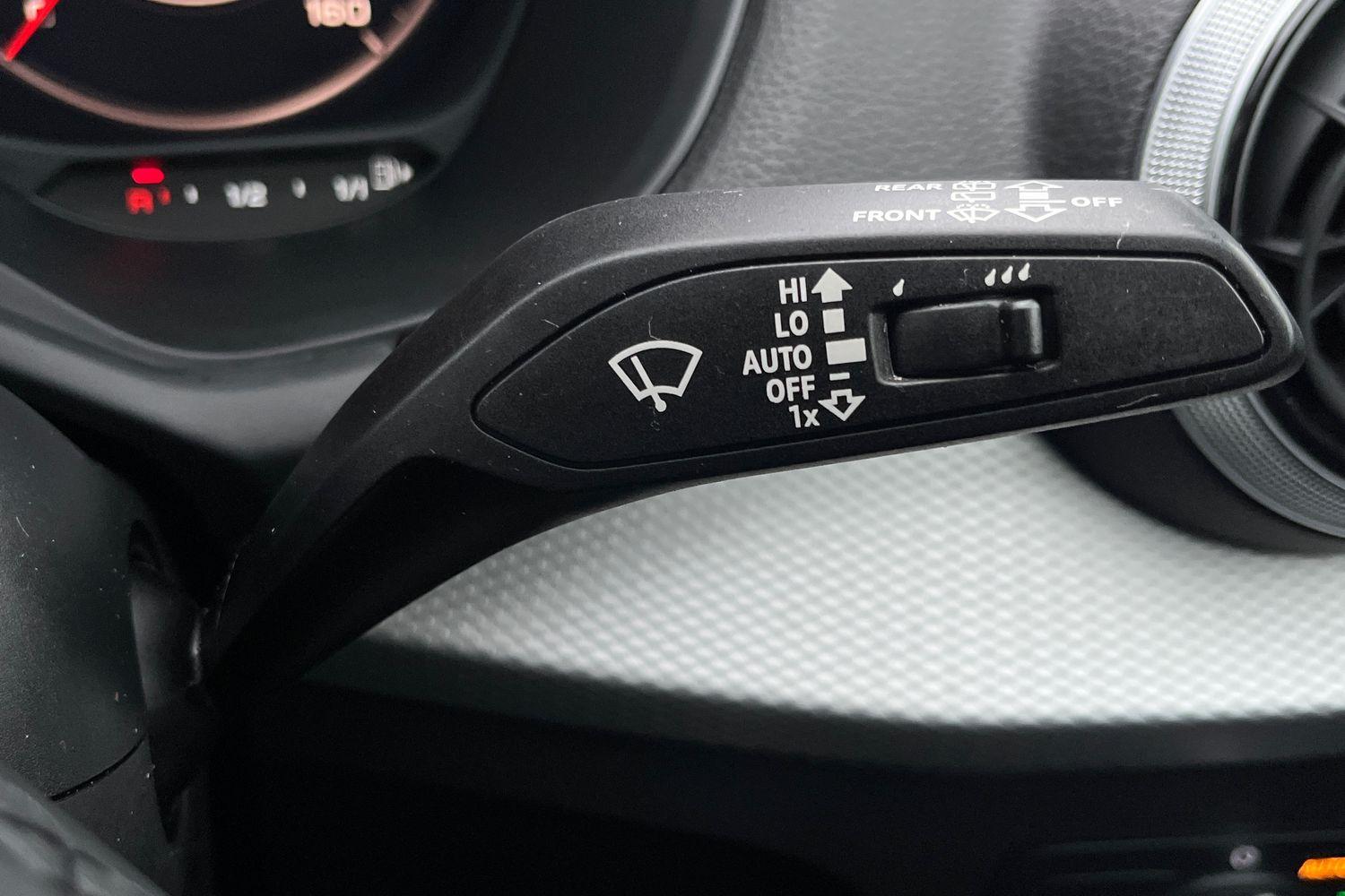 Audi Q2 Photo 14