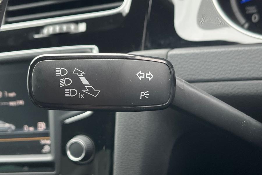Volkswagen GOLF Photo autoimg-be41507f33f633990679b33074b658e450c91ad4.jpg