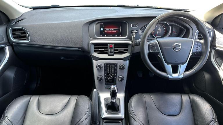 Used Volvo V40 WG19JFX 9