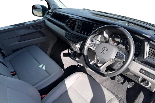Volkswagen Transporter Shuttle Photo 6