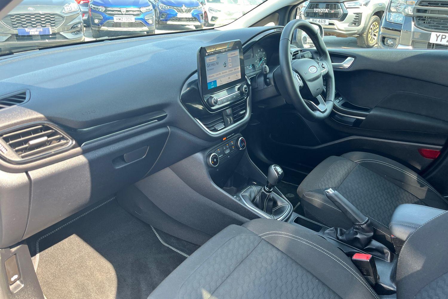 Ford FIESTA Photo 17