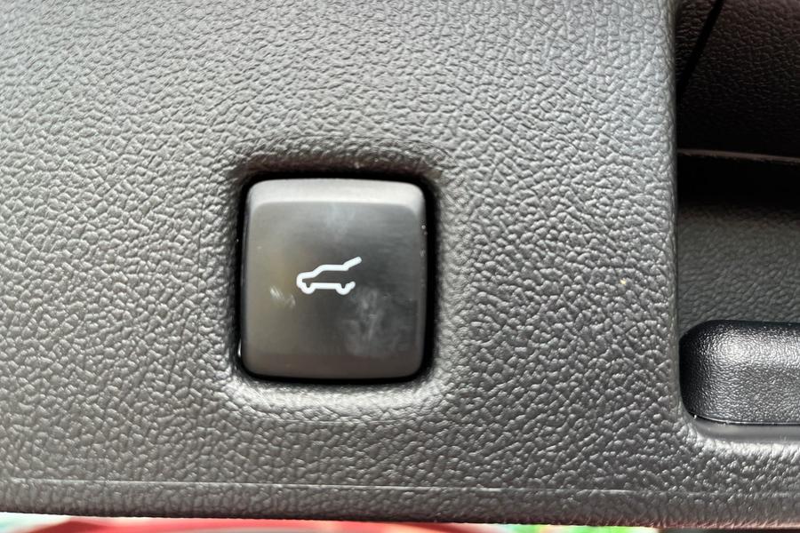 Ford KUGA Photo autoimg-be44a830da038ffef7ded4af8efe97b9dc51af87.jpg