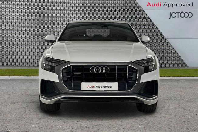 AUDI Q8 Photo 8