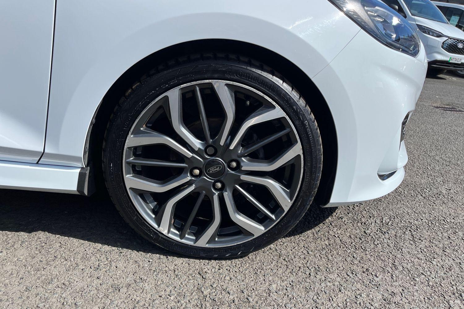 Ford FIESTA Photo 7