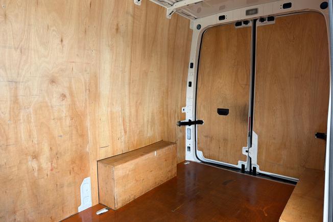 VOLKSWAGEN Crafter Photo 9
