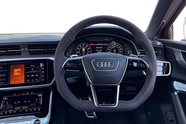 Audi RS6 Avant Photo 11