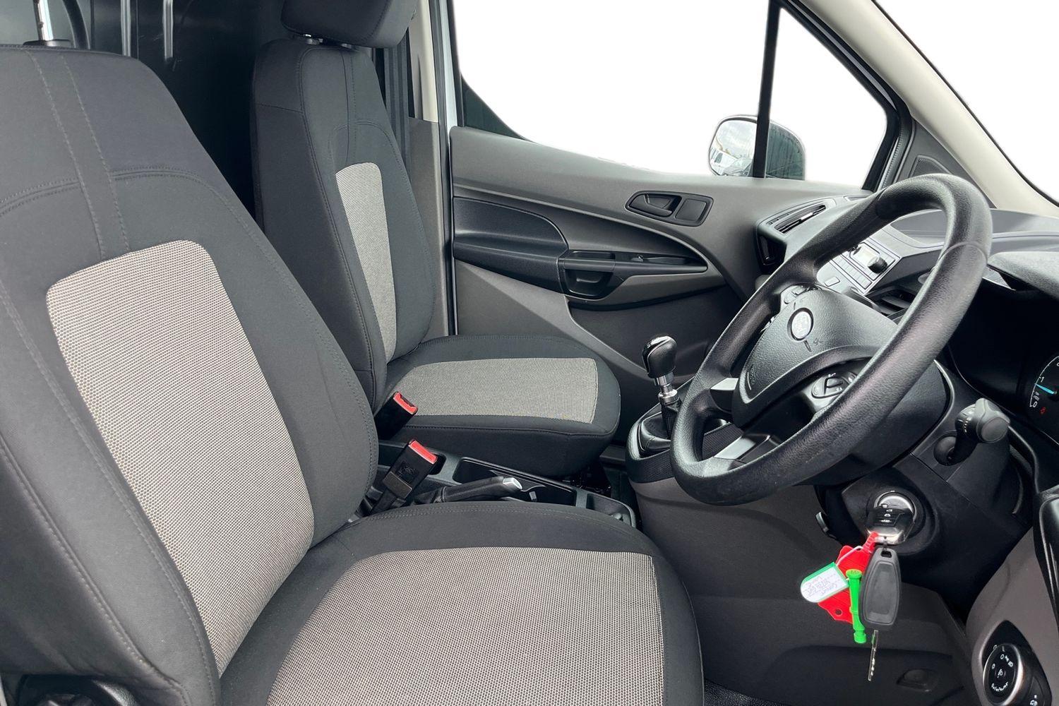 Ford TRANSIT CONNECT Photo 10