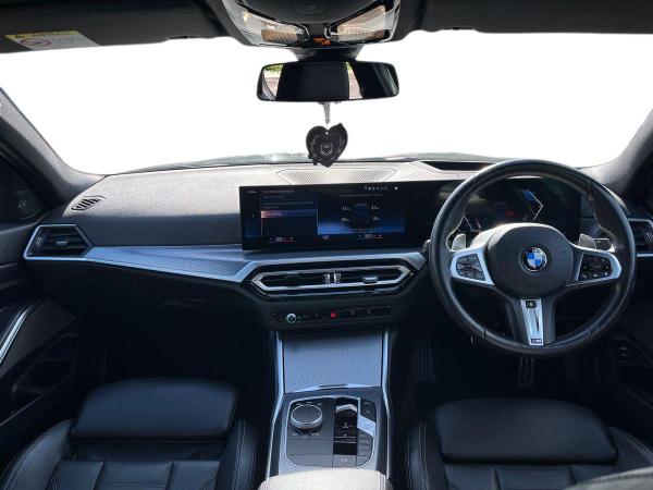BMW 3 Series Photo autoimg-be506ce995e1a7482d5df7d2b44602185bcda686.jpg