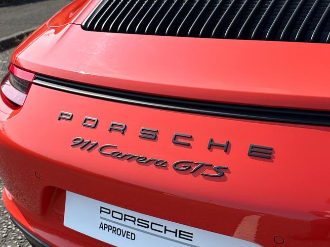 PORSCHE 911 Photo 42