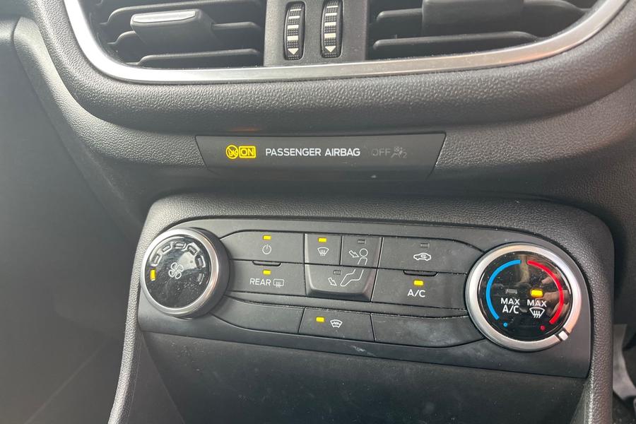 Ford FIESTA Photo autoimg-be51caee44960dd6c52cf94b05d1f1d9033a5479.jpg