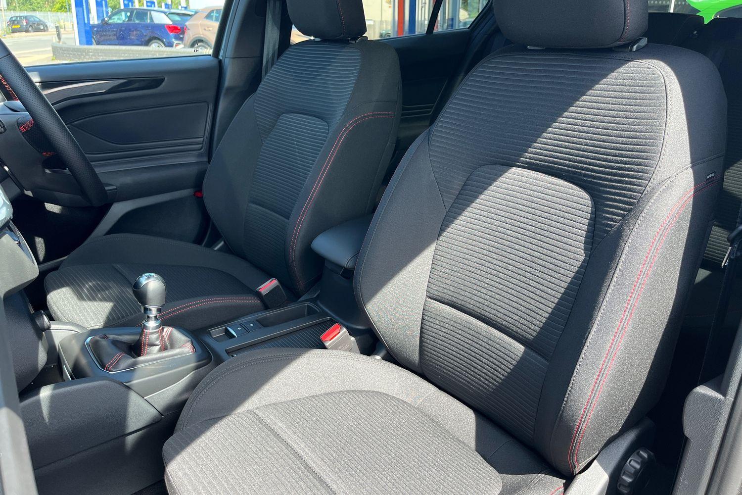 Ford FOCUS Photo 18