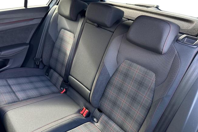 VOLKSWAGEN Golf Photo 9