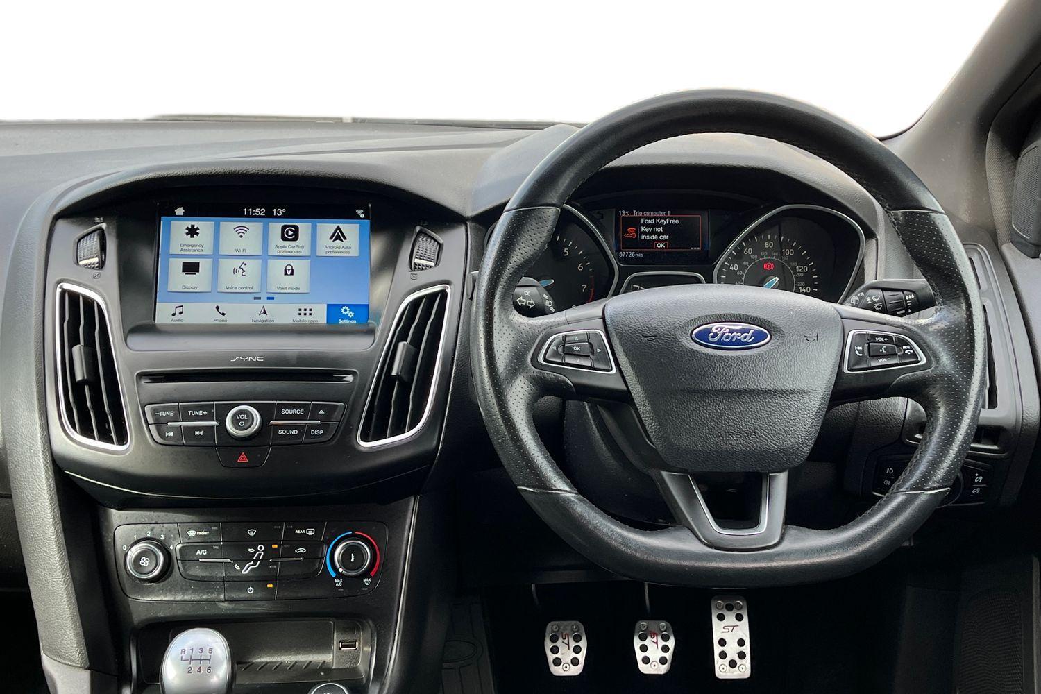 Ford FOCUS Photo 10