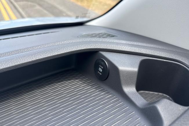 VOLKSWAGEN Transporter Photo 39