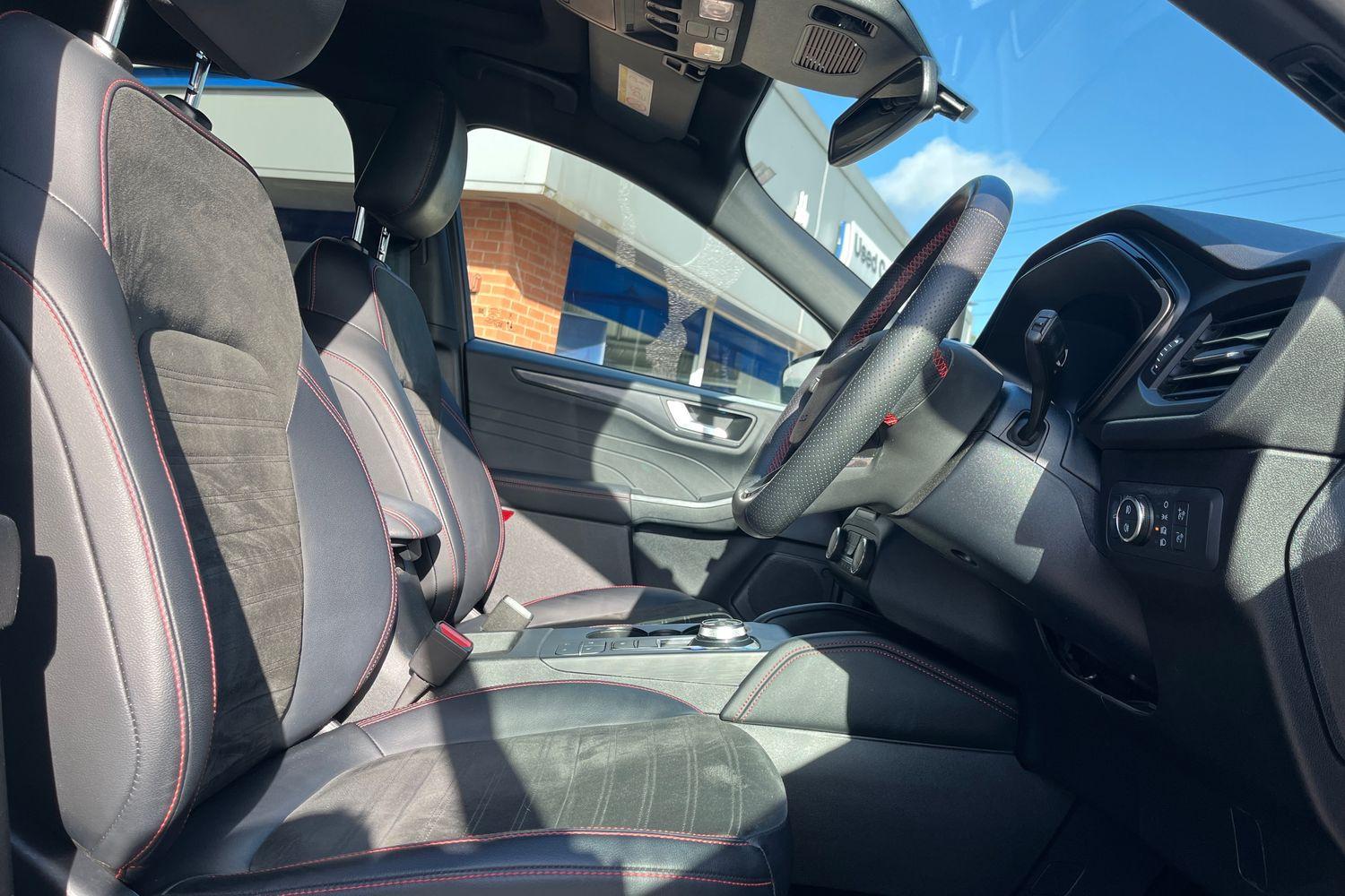 Ford KUGA Photo 16