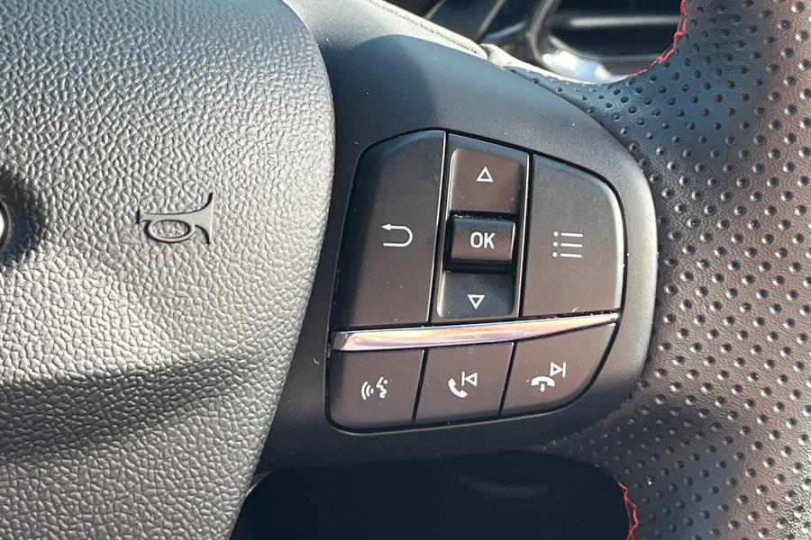 Ford PUMA Photo autoimg-be68b7eb0a8bc9900214fd63b48a9769a6cdec28.jpg