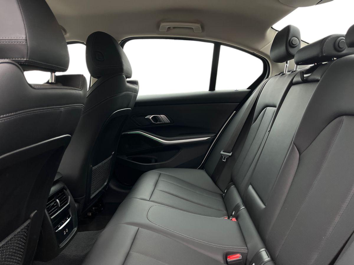 BMW 3 Series Photo 3