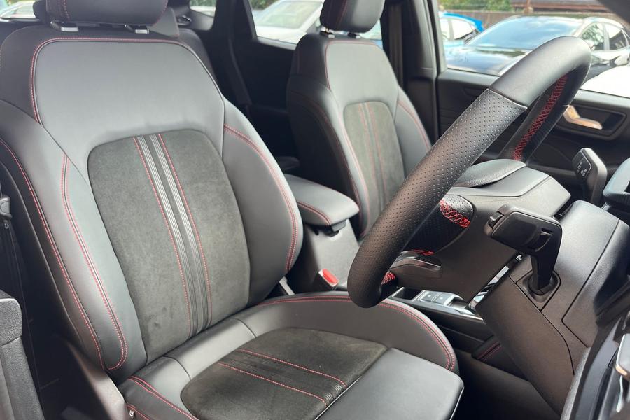 Ford KUGA Photo autoimg-be6af62598be399cc7368c3c0128ed620cc68d5b.jpg