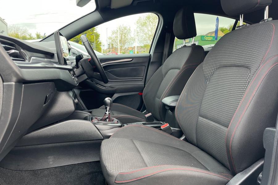 Ford FOCUS Photo autoimg-be6e0b5bde2889748732fbed04ba614400f06e56.jpg