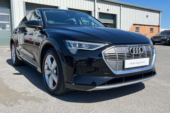 Audi e-tron Photo 22