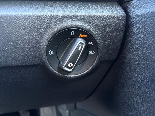 Volkswagen T-Roc Photo 38
