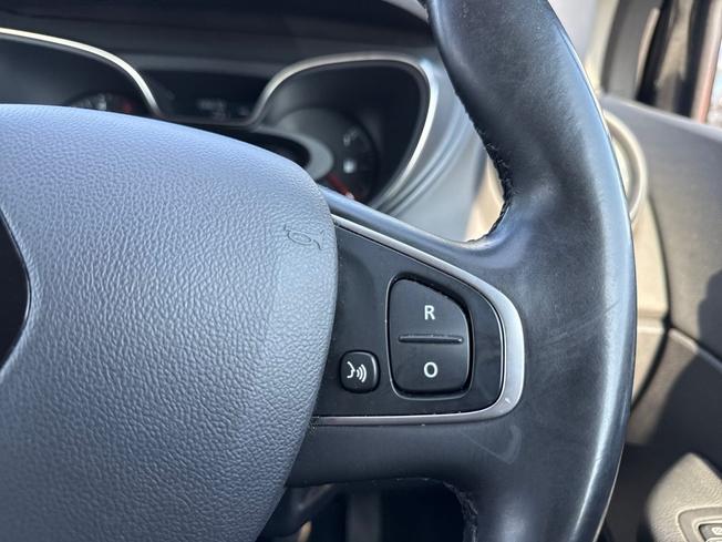 RENAULT Captur Photo 17
