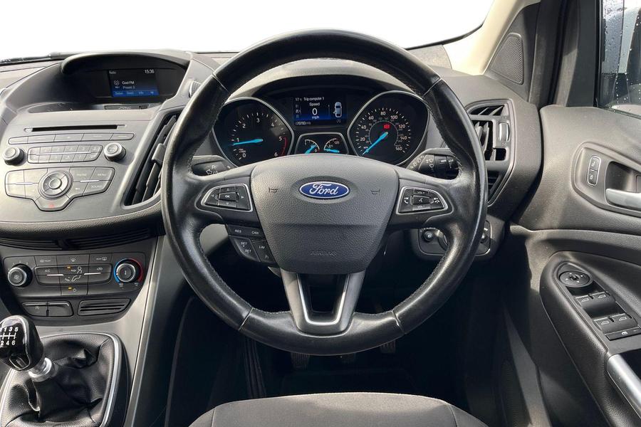 Ford Kuga Photo autoimg-be7353382d8dbd203abdd69a9fb81c9a436728f3.jpg