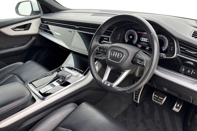 AUDI Q8 Photo 6