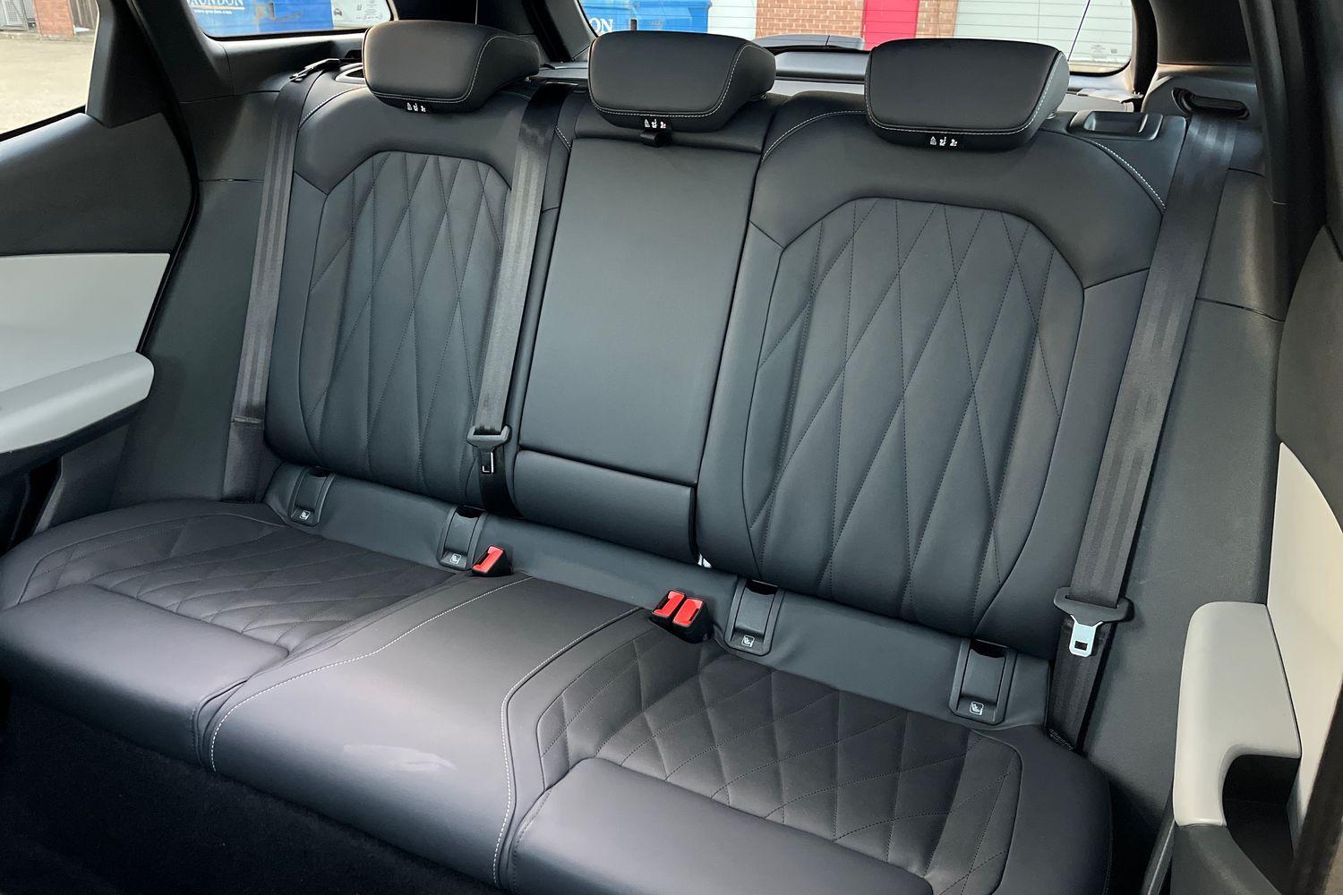 Ford Explorer Photo 19
