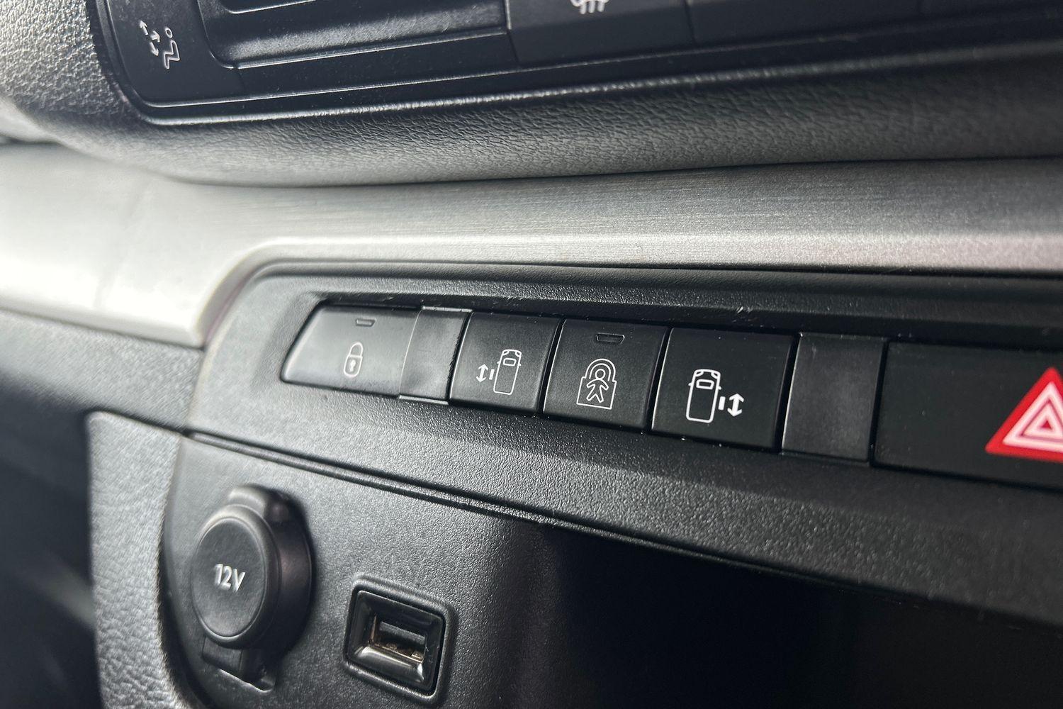 Peugeot TRAVELLER Photo 37