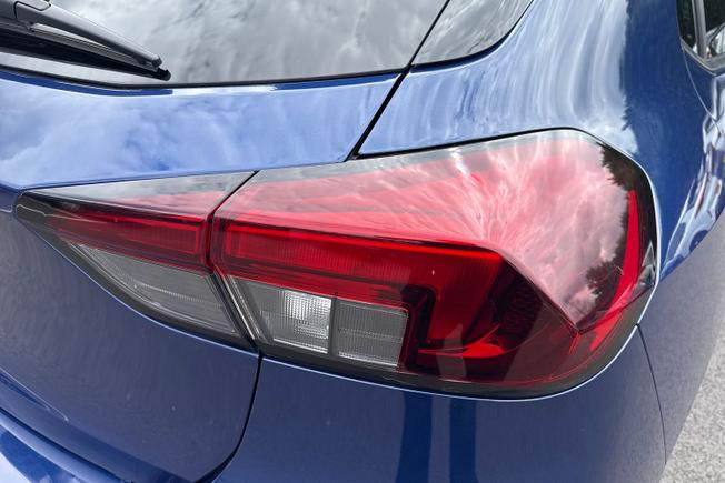 VAUXHALL Corsa Photo 18