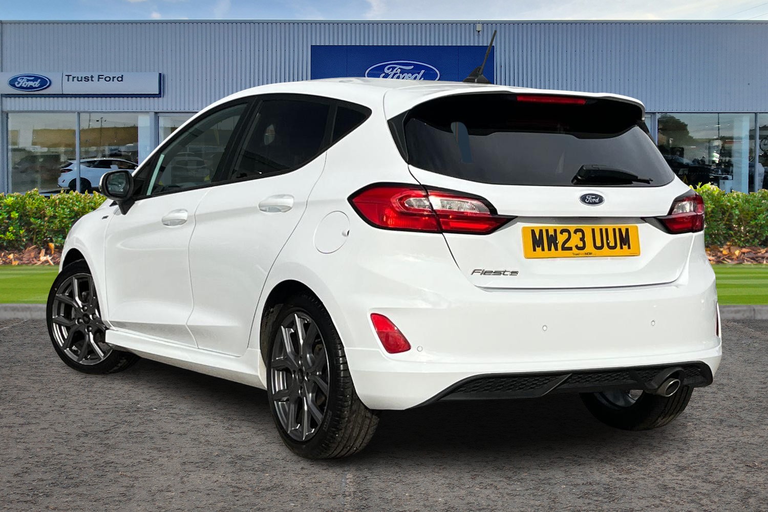 Ford FIESTA Photo 1