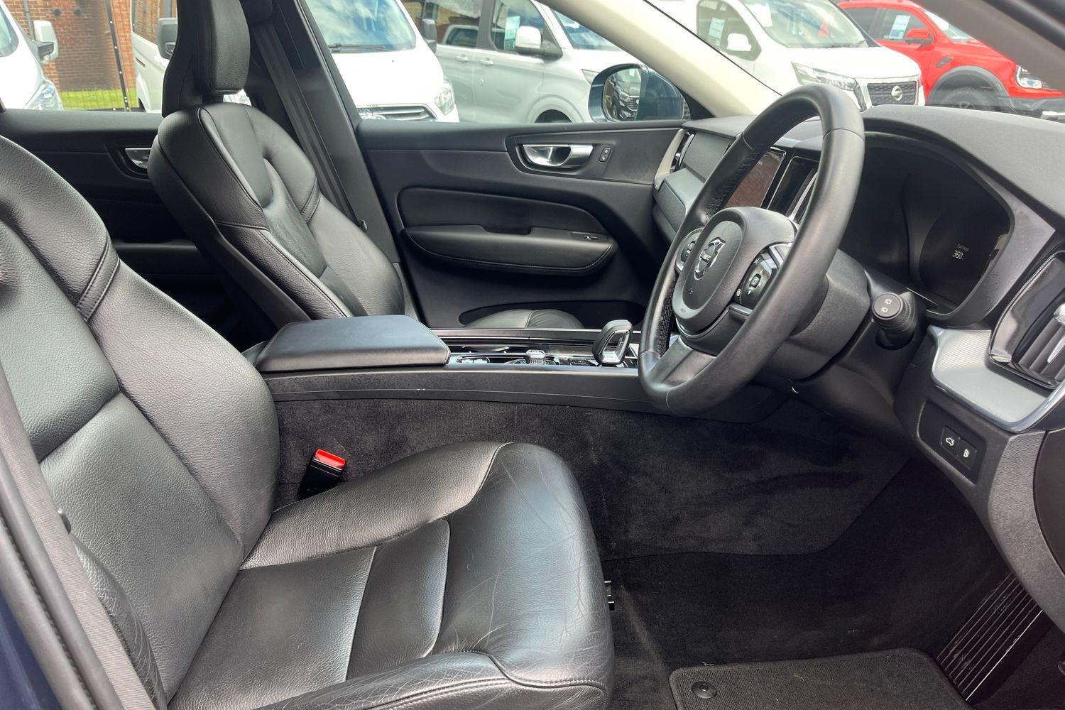 Volvo XC60 Photo 16