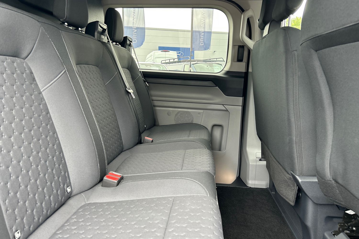 Ford TRANSIT CUSTOM Photo 23