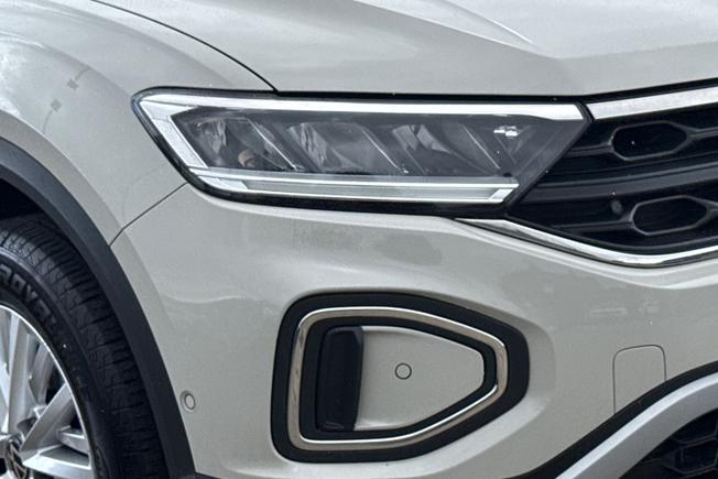 VOLKSWAGEN T-Roc Photo 19