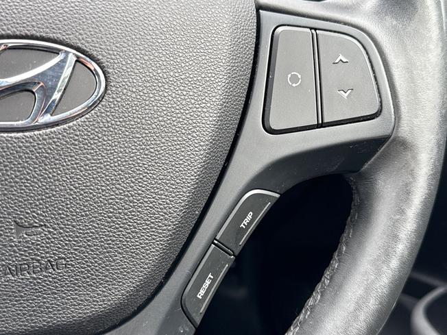HYUNDAI i10 Photo 17