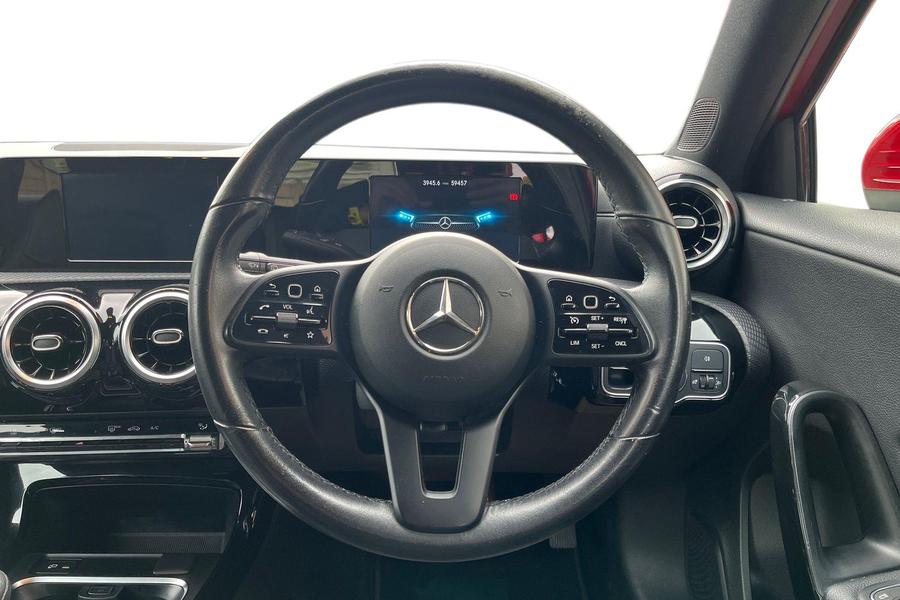 Mercedes-Benz A CLASS Photo autoimg-be8a23ca76d107e09d30874c7f4efba6b72bc449.jpg