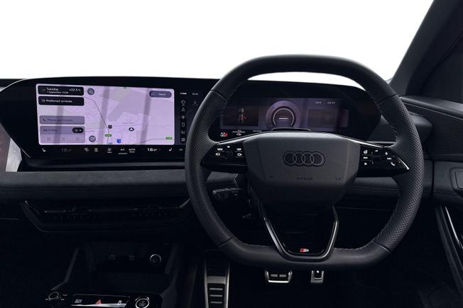 Audi Q6 e-tron Photo 11